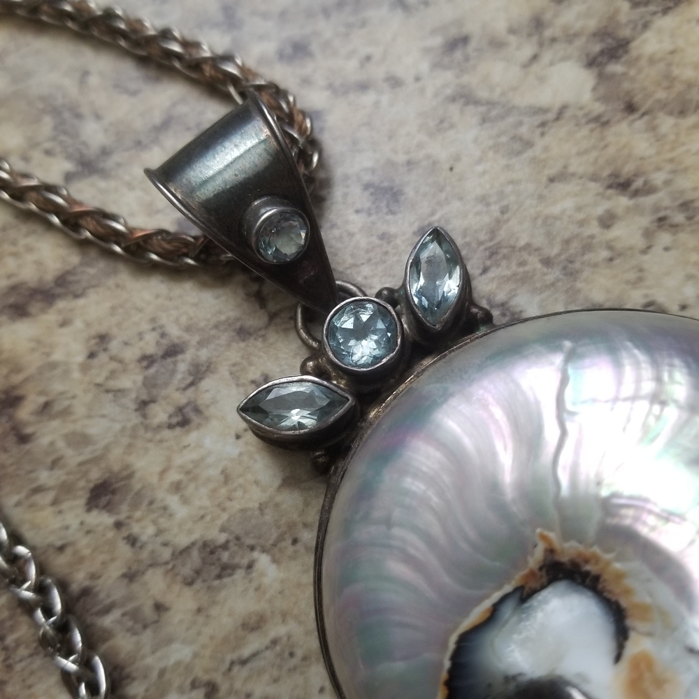 Witch Shell Necklace - Picture 8 of 10